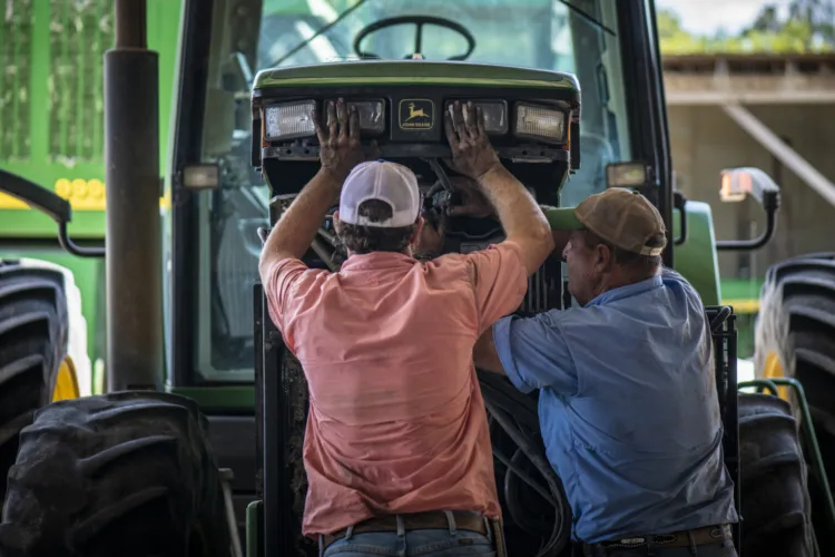 Farmers have until Dec. 31 to file claims in Deere settlement, or decide to hold out